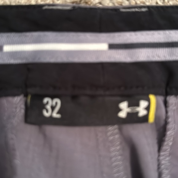 Men’s Under Armour grey cargo shorts. 32. Stretchy ripstop fabric. Like new - Picture 6 of 7